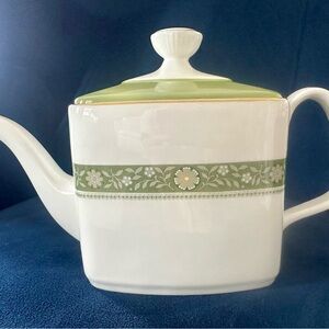 Royal Doulton “Rondelay” Teapot